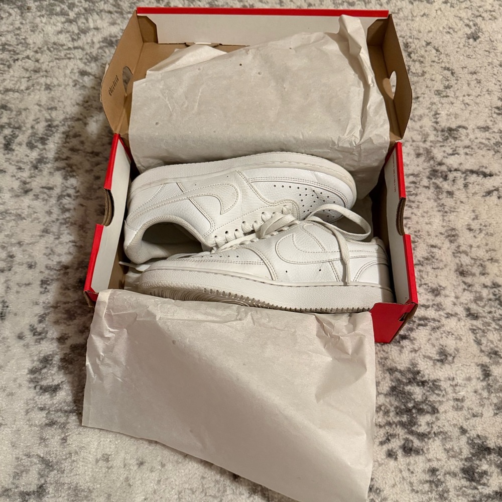 Women’s White Nike Dualtone Racer SE